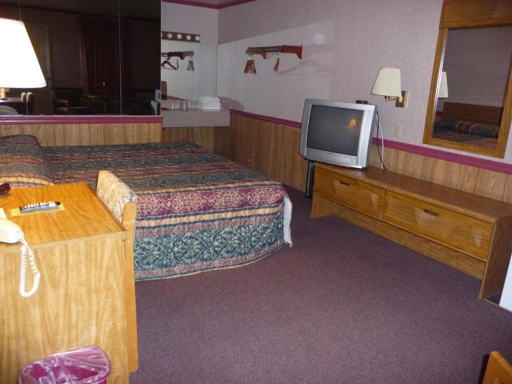 Red Rose Motel *